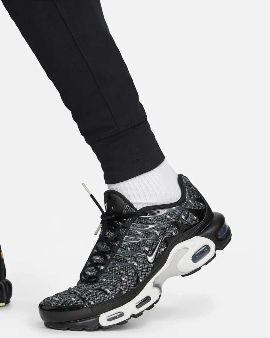 Штани Nike Sportswear Fleece Graphic DM6552-010