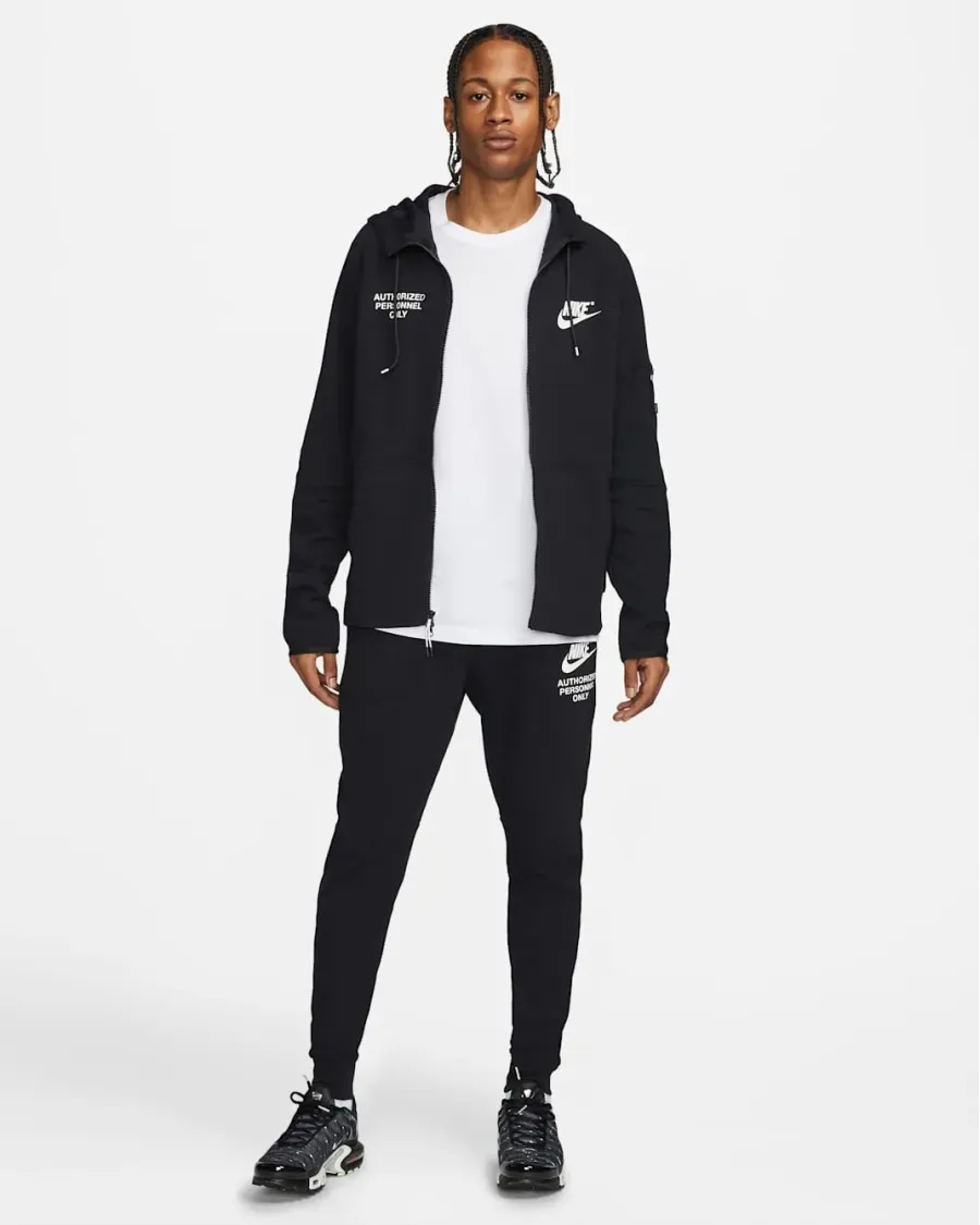 Штани Nike Sportswear Fleece Graphic DM6552-010