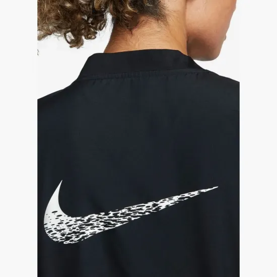 Куртка Nike Swoosh Run DM7775-010