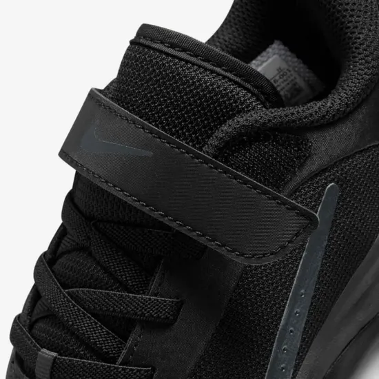 Кросівки Nike Omni Multi-Court DM9027-001