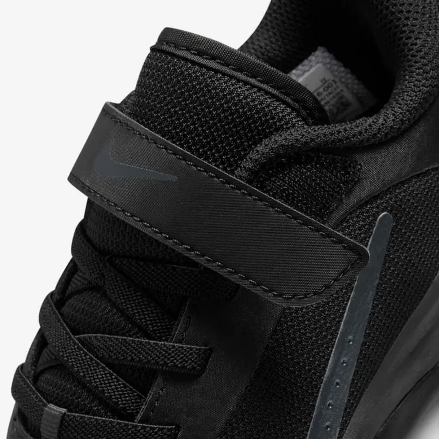 Кросівки Nike Omni Multi-Court DM9027-001