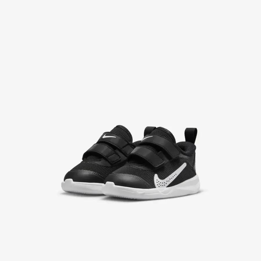 Кросівки Nike Omni Multi-Court DM9028-002
