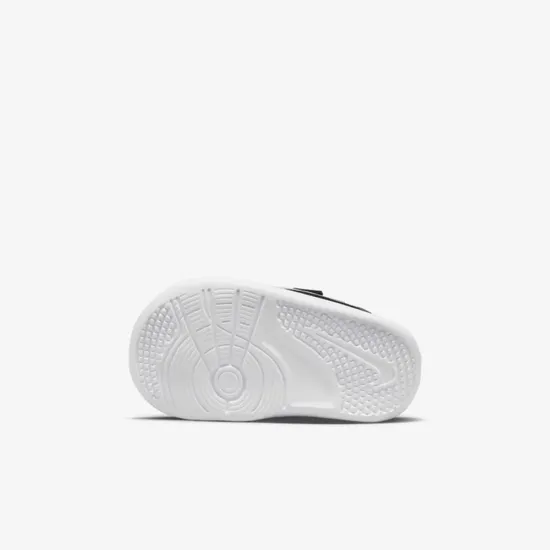 Кросівки Nike Omni Multi-Court DM9028-002