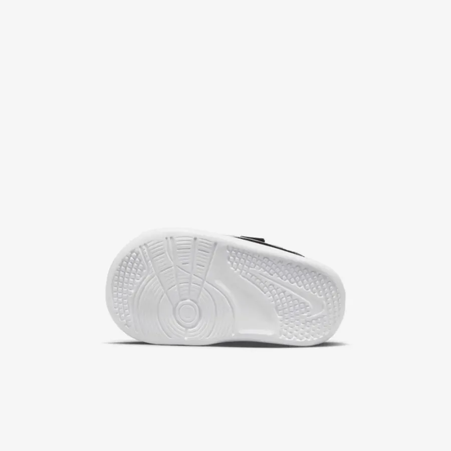 Кросівки Nike Omni Multi-Court DM9028-002
