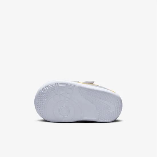Кросівки Nike Omni Multi-Court DM9028-102