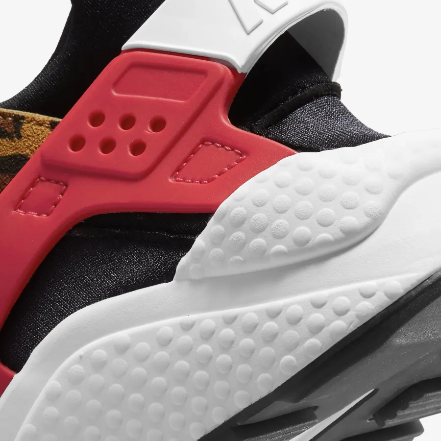 Кросівки Nike Air Huarache DM9092-700