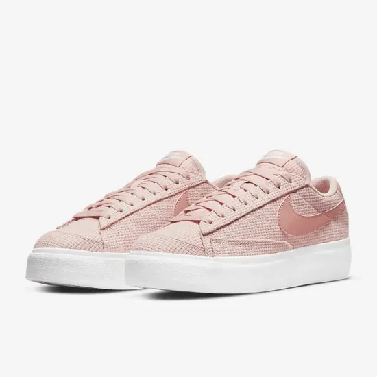 Кросівки Nike Blazer Low Platform Essential DN0744-600