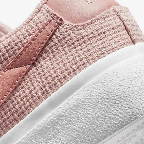 Кросівки Nike Blazer Low Platform Essential DN0744-600