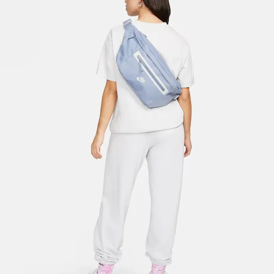 Сумка Nike Elemental Premium Waistpack DN2556-493