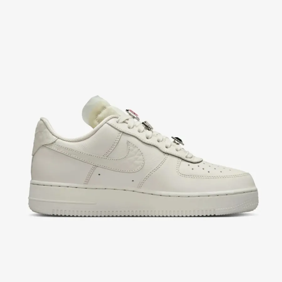 Кросівки Nike Air Force 1 Low Premium DN5463-001