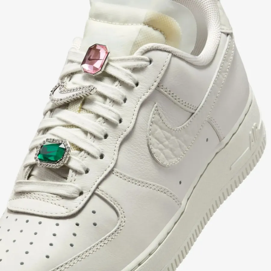 Кросівки Nike Air Force 1 Low Premium DN5463-001