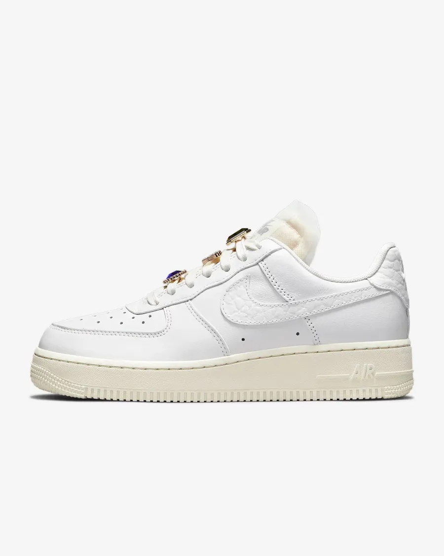 Кросівки Nike Air Force 1 Low Premium DN5463-100