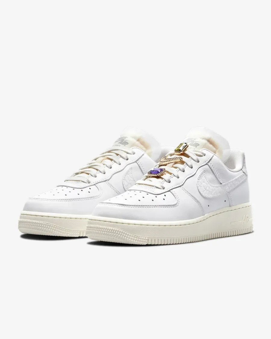 Кросівки Nike Air Force 1 Low Premium DN5463-100