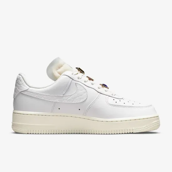 Кросівки Nike Air Force 1 Low Premium DN5463-100