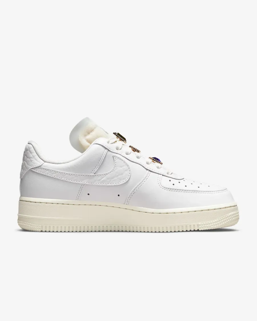 Кросівки Nike Air Force 1 Low Premium DN5463-100