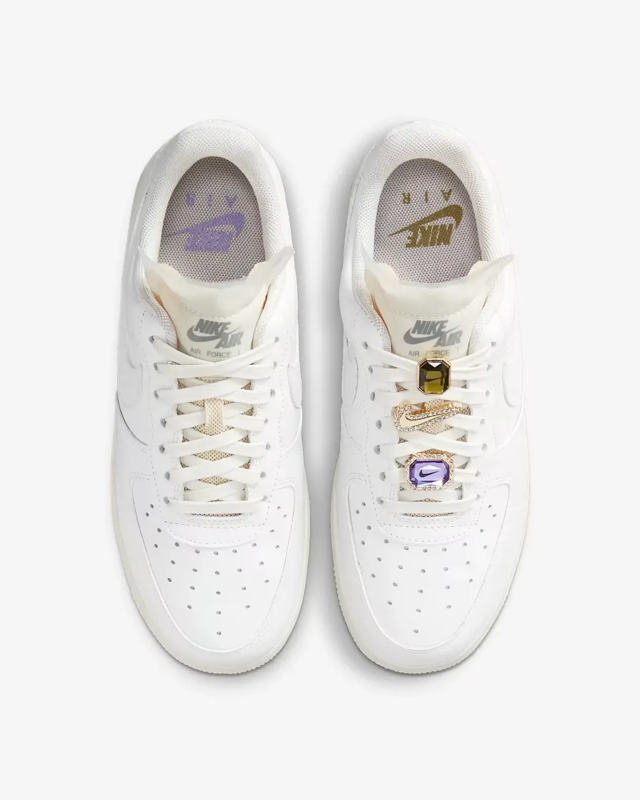Кросівки Nike Air Force 1 Low Premium DN5463-100