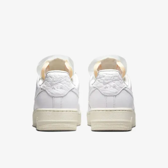 Кросівки Nike Air Force 1 Low Premium DN5463-100