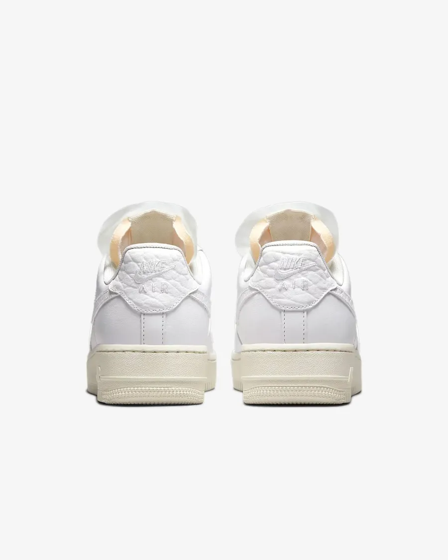 Кросівки Nike Air Force 1 Low Premium DN5463-100