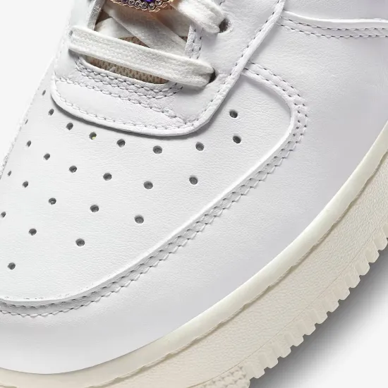 Кросівки Nike Air Force 1 Low Premium DN5463-100