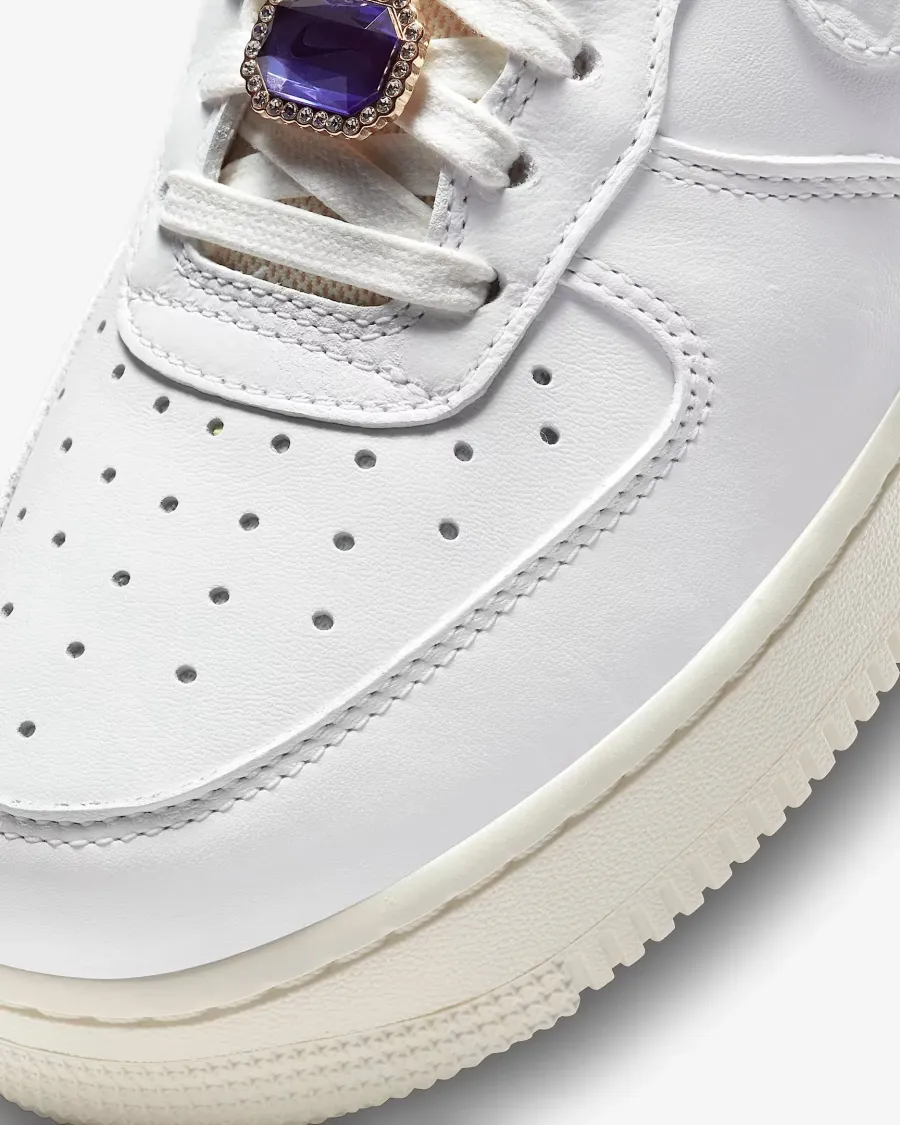 Кросівки Nike Air Force 1 Low Premium DN5463-100