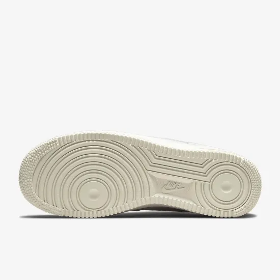 Кросівки Nike Air Force 1 Low Premium DN5463-100