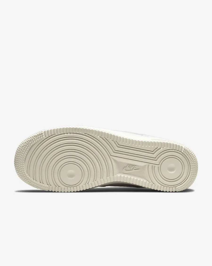 Кросівки Nike Air Force 1 Low Premium DN5463-100