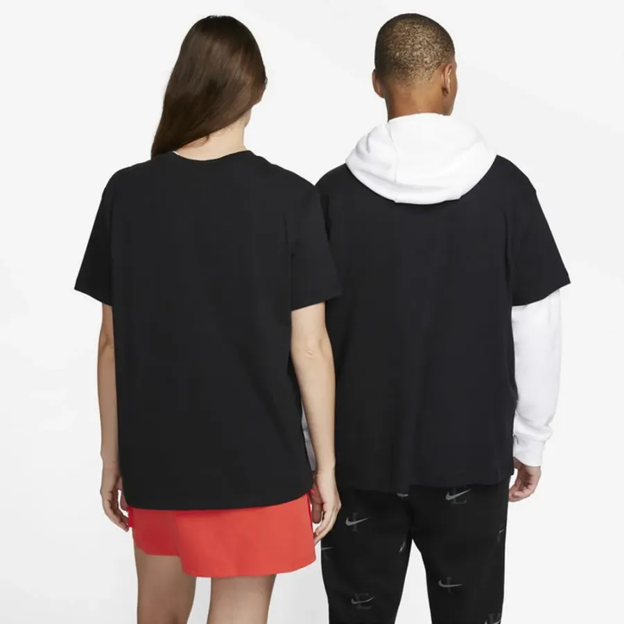 Футболка Nike Sportswear Essential DN5697-010