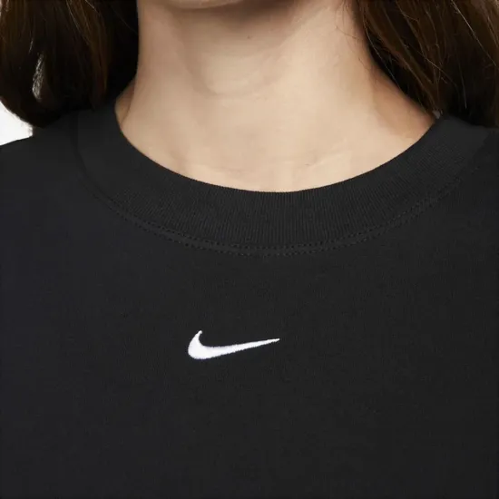 Футболка Nike Sportswear Essential DN5697-010