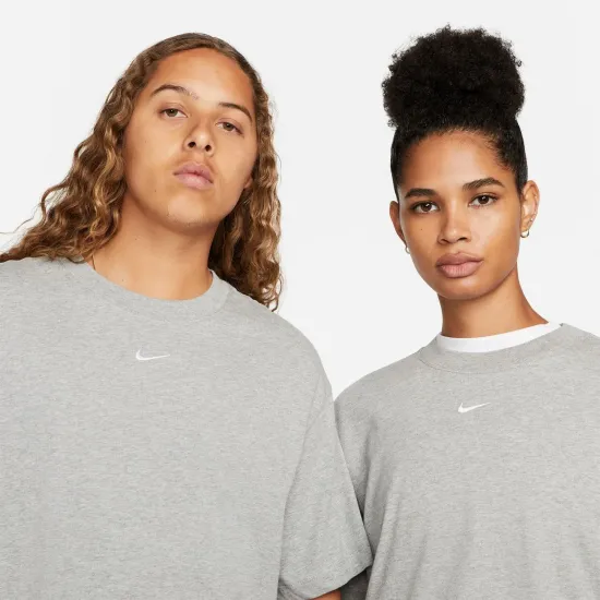 Футболка Nike Sportswear Essential DN5697-063