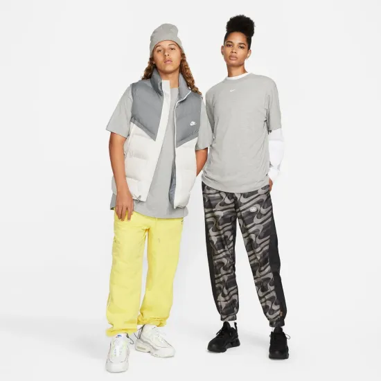 Футболка Nike Sportswear Essential DN5697-063
