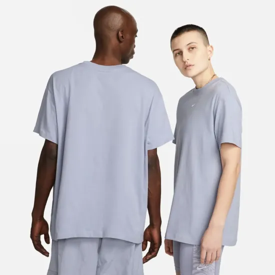 Футболка Nike Sportswear Essential DN5697-519