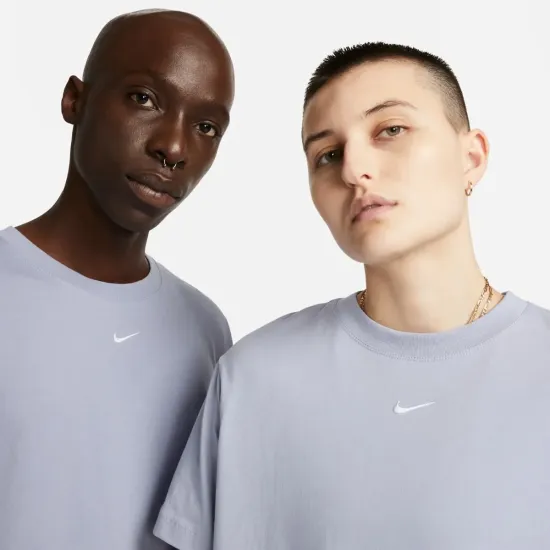 Футболка Nike Sportswear Essential DN5697-519