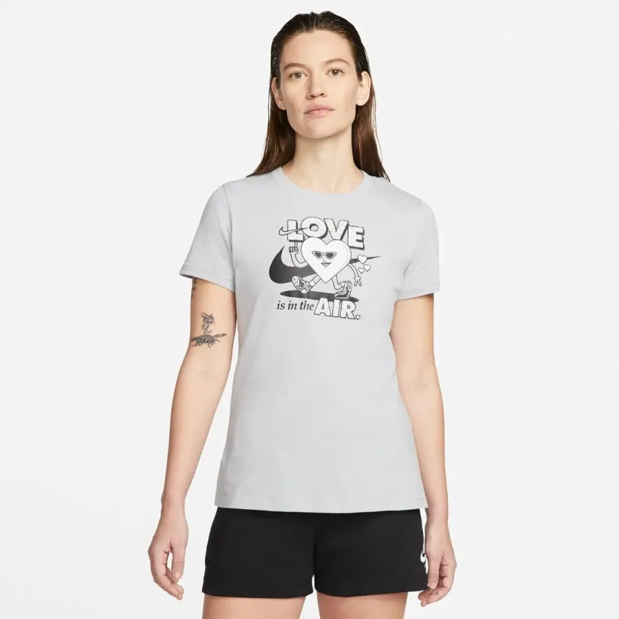 Футболка Nike Sportswear Valentine's Day Short-Sleeve DN5878-063
