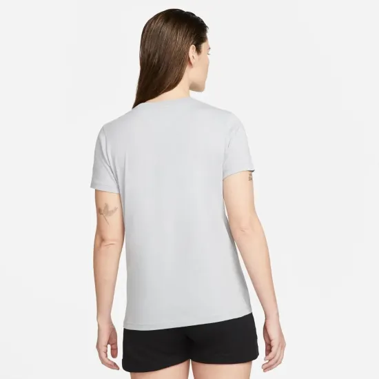 Футболка Nike Sportswear Valentine's Day Short-Sleeve DN5878-063