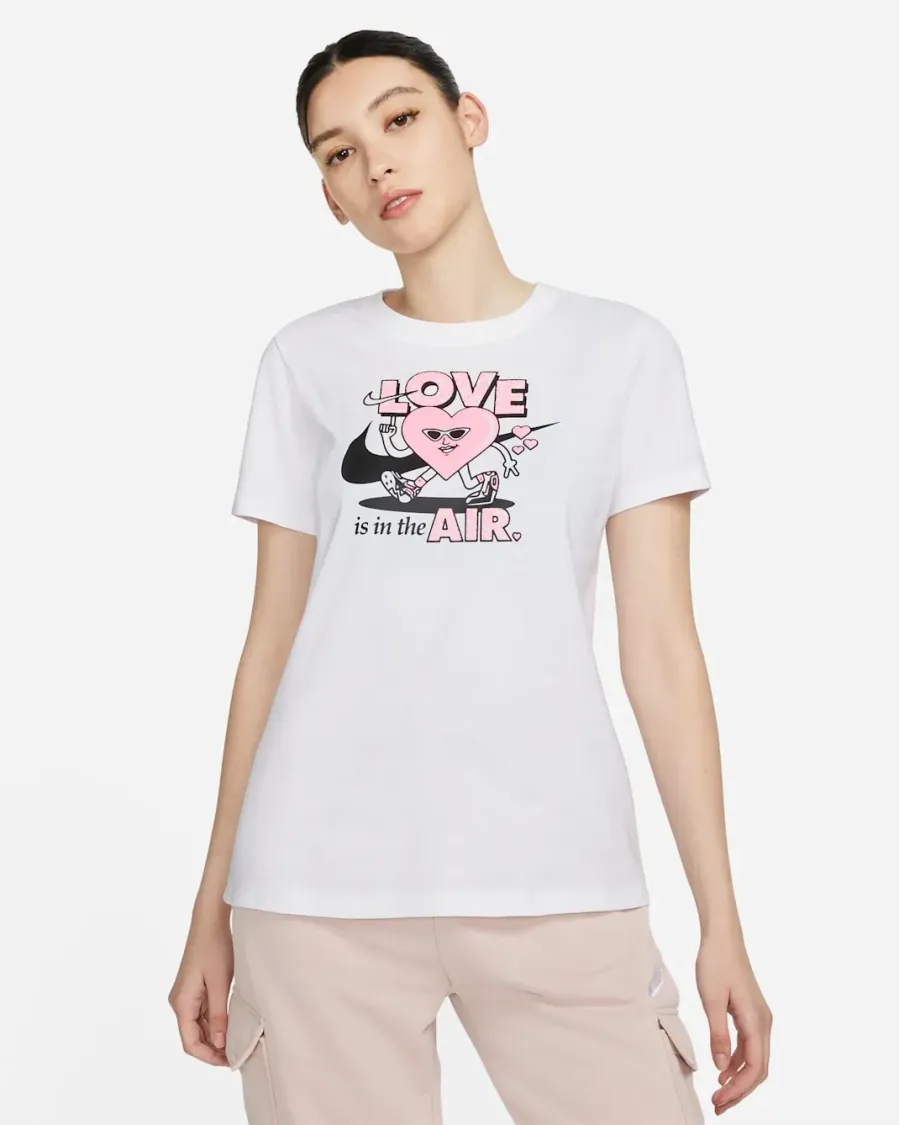 Футболка Nike Sportswear Valentine's Day Short-Sleeve DN5878-100