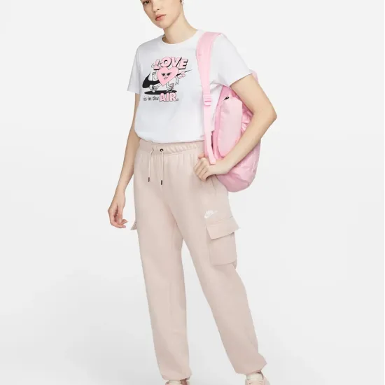 Футболка Nike Sportswear Valentine's Day Short-Sleeve DN5878-100