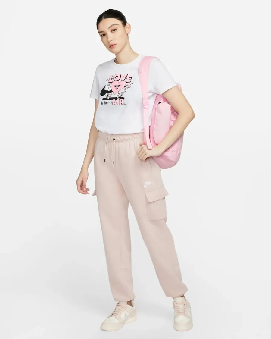Футболка Nike Sportswear Valentine's Day Short-Sleeve DN5878-100