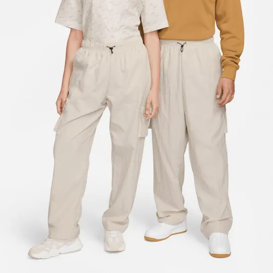 Штани Nike Sportswear Essential Woven Cargo DO7209-104
