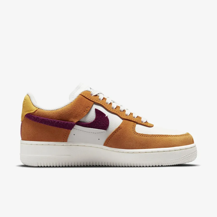 Кросівки Nike Air Force 1 LXX DQ0858-100