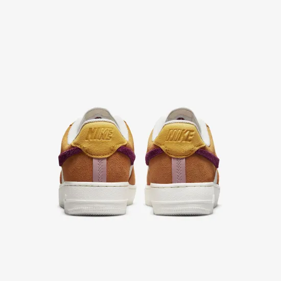 Кросівки Nike Air Force 1 LXX DQ0858-100