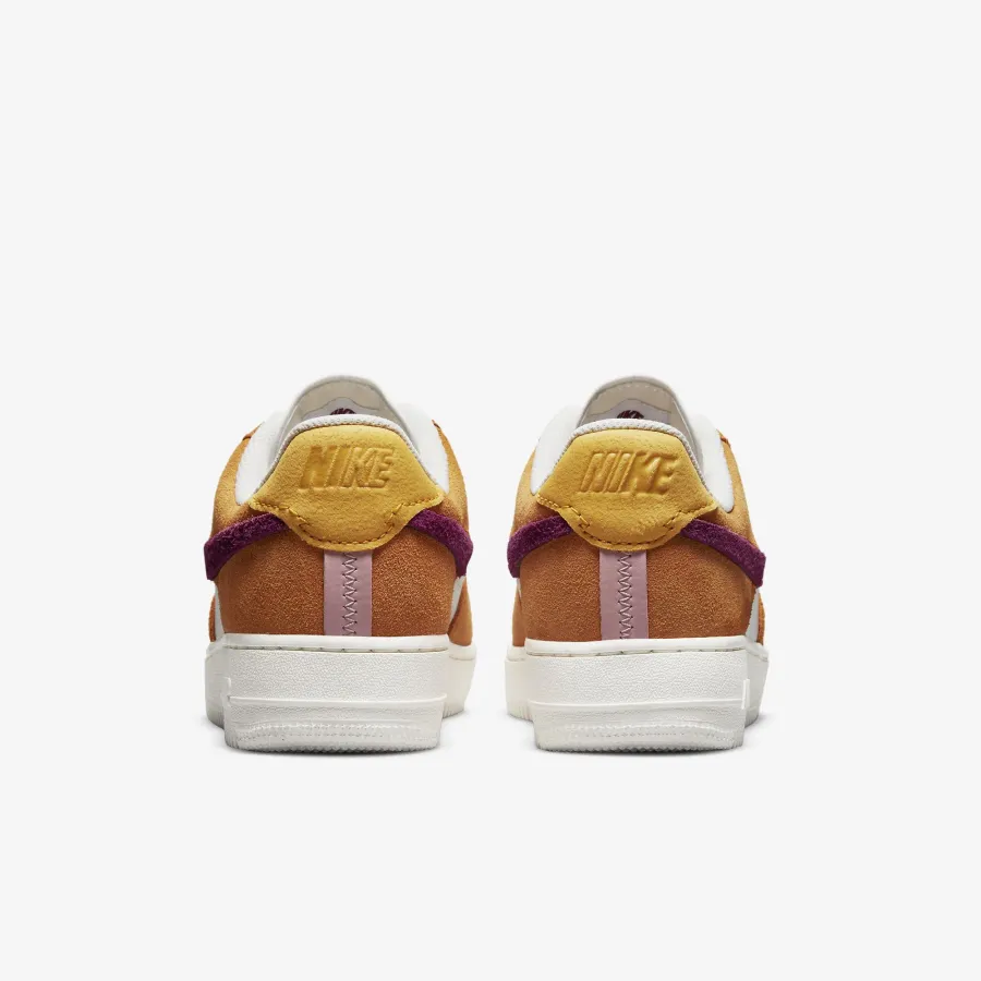 Кросівки Nike Air Force 1 LXX DQ0858-100
