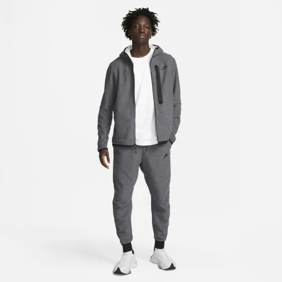 Толстовка Nike Tech Fleece Full‑Zip Winter DQ4801-010