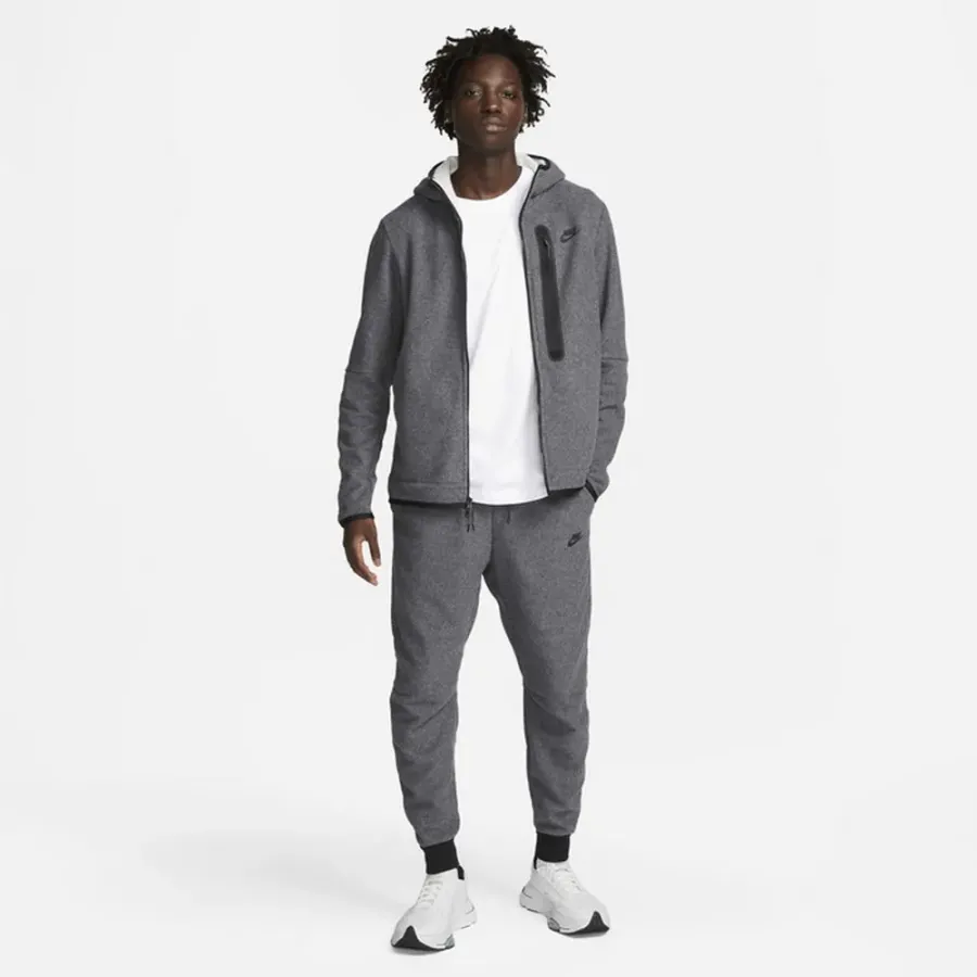 Толстовка Nike Tech Fleece Full‑Zip Winter DQ4801-010
