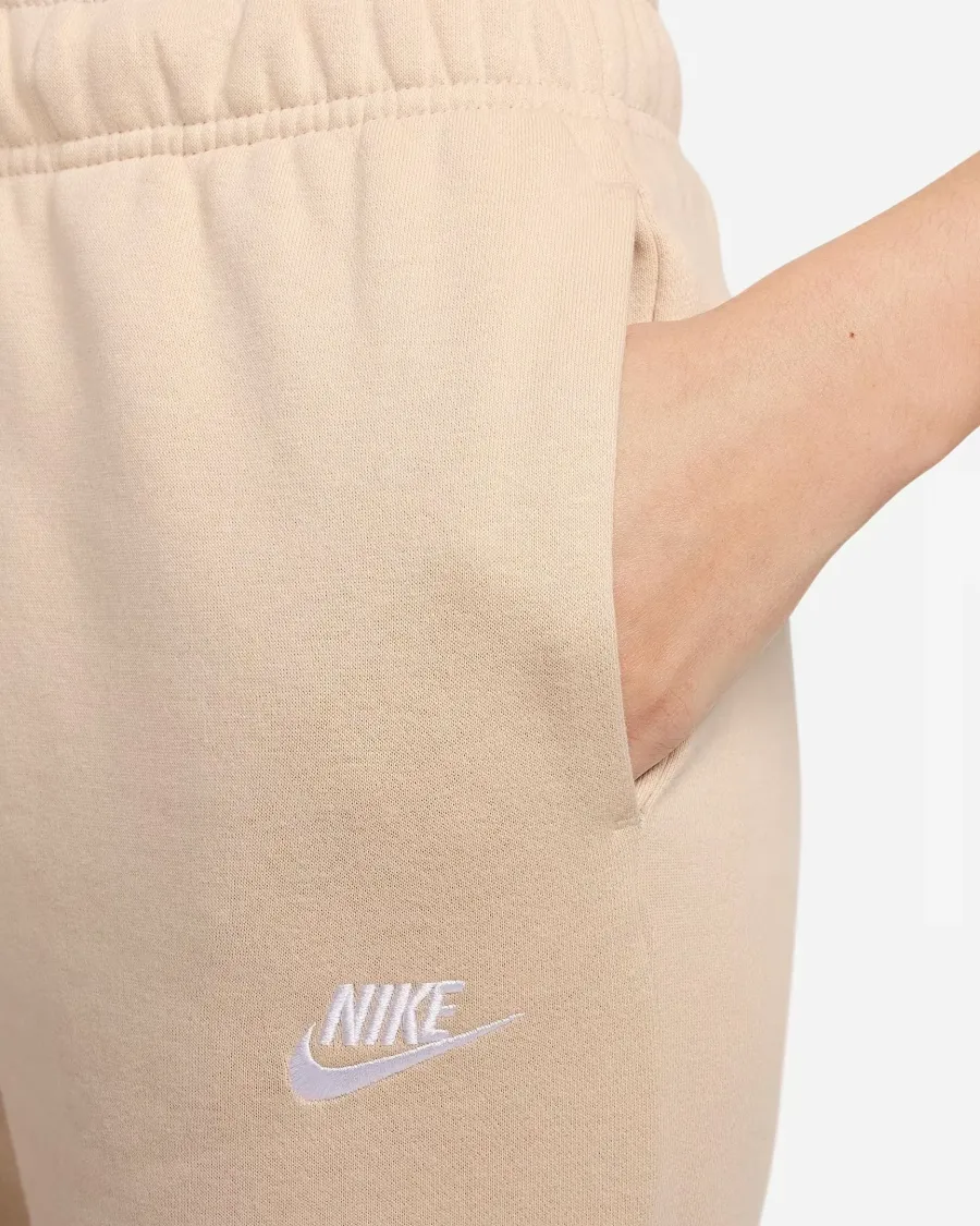 Штани Nike Sportswear Club Fleece MR STD DQ5191-126