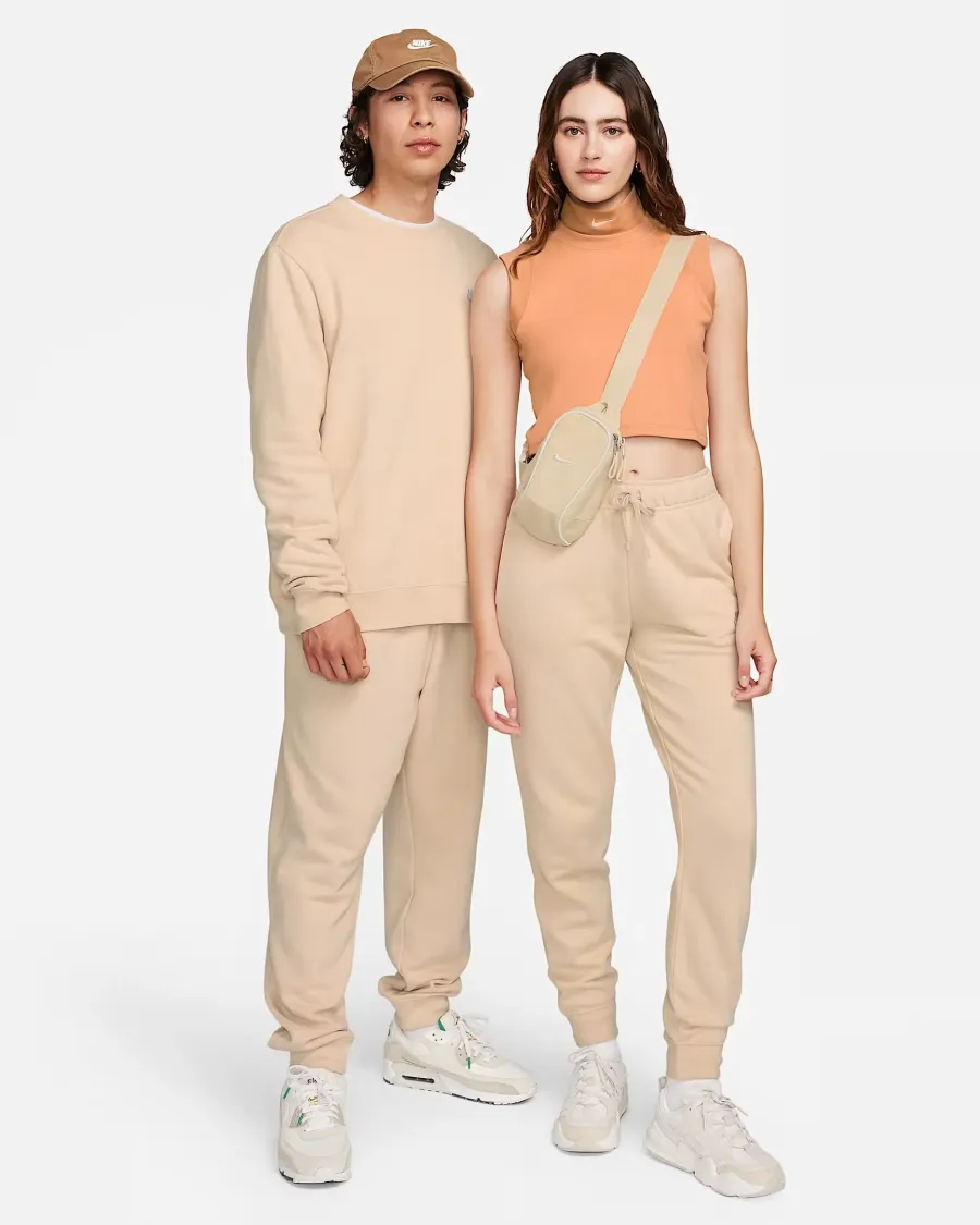 Штани Nike Sportswear Club Fleece MR STD DQ5191-126
