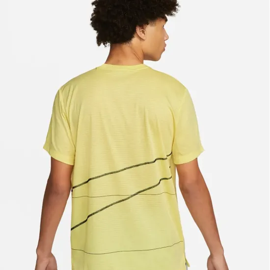 Футболка Nike Dri-FIT Q5 Top DQ6626-706