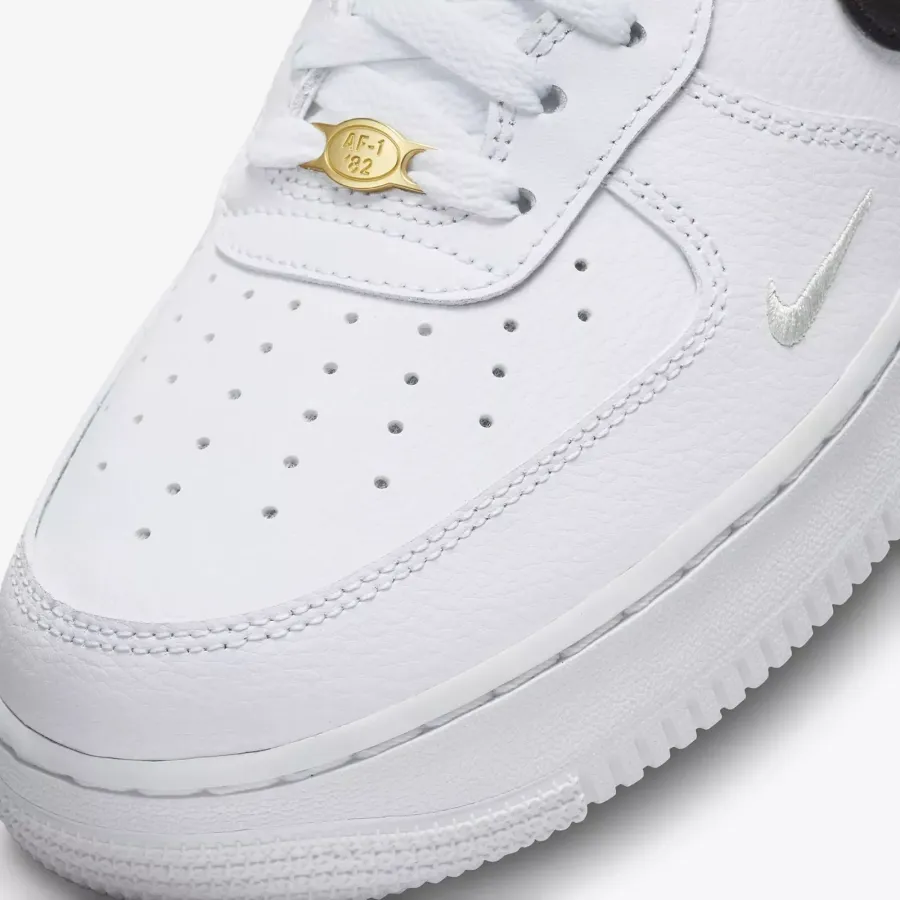 Кросівки Nike Air Force 1 '07 DQ7658-100