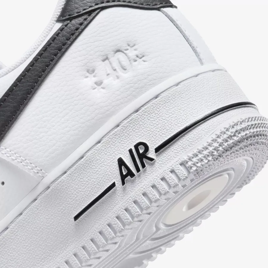 Кросівки Nike Air Force 1 '07 DQ7658-100