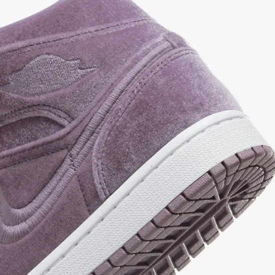 Кросівки Nike Air Jordan 1 Mid SE DQ8397-500