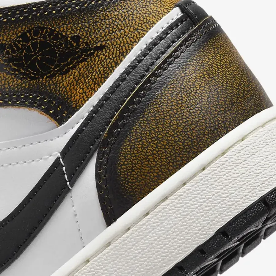 Кросівки Nike Air Jordan 1 Mid SE DQ8418-071